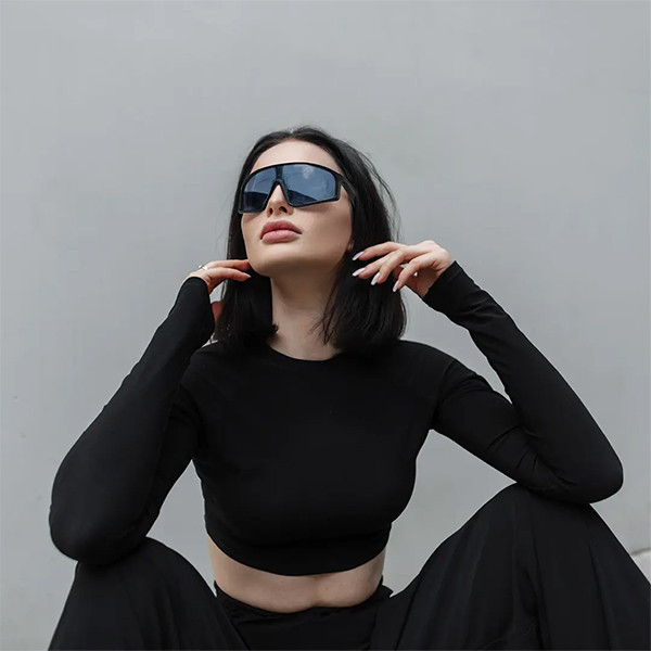 Powerology Rivox  Sporty Style Blue Tooth Sunglass -  Grey - mobile shop in Hamra, Beirut, Lebanon. New and used phones, iPhone, Samsung, Huawei, Xiaomi, Oppo, Realme, Honor, Google Pixel, tablets, laptops, computers, and accessories. متجر موبايلات في الحمرا، بيروت، لبنان. هواتف جديدة ومستعملة، آيفون، سامسونج، هواوي، شاومي، أوبو، ريلمي، هونر، جوجل بيكسل، أجهزة لوحية، لابتوبات، كمبيوترات، واكسسوارات.