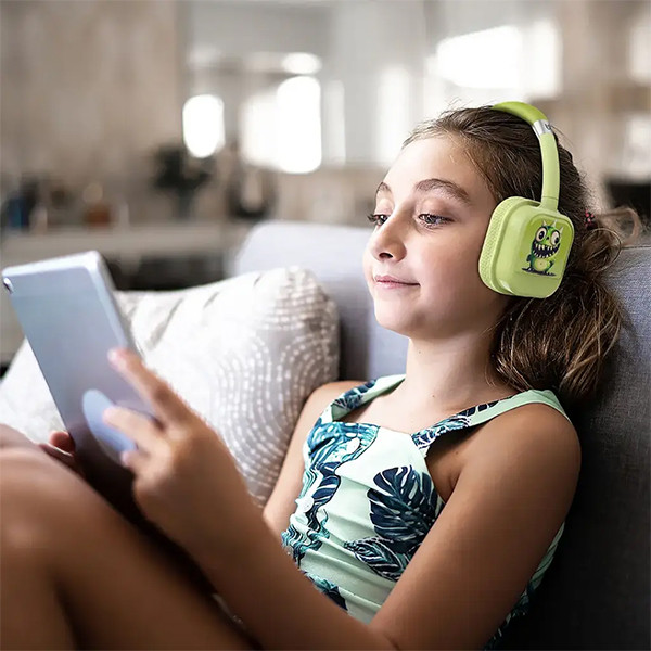 Porodo Soundtec Yotowave Kids Headphone - Green - mobile shop in Hamra, Beirut, Lebanon. New and used phones, iPhone, Samsung, Huawei, Xiaomi, Oppo, Realme, Honor, Google Pixel, tablets, laptops, computers, and accessories. متجر موبايلات في الحمرا، بيروت، لبنان. هواتف جديدة ومستعملة، آيفون، سامسونج، هواوي، شاومي، أوبو، ريلمي، هونر، جوجل بيكسل، أجهزة لوحية، لابتوبات، كمبيوترات، واكسسوارات.