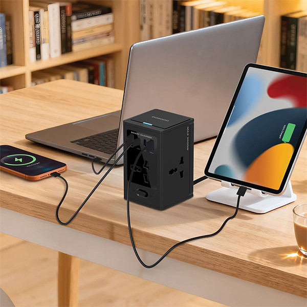 Porodo Cube Power Socket with Universal 4x Ac plugs with 2C GAN 30W - Black - mobile shop in Hamra, Beirut, Lebanon. New and used phones, iPhone, Samsung, Huawei, Xiaomi, Oppo, Realme, Honor, Google Pixel, tablets, laptops, computers, and accessories. متجر موبايلات في الحمرا، بيروت، لبنان. هواتف جديدة ومستعملة، آيفون، سامسونج، هواوي، شاومي، أوبو، ريلمي، هونر، جوجل بيكسل، أجهزة لوحية، لابتوبات، كمبيوترات، واكسسوارات.