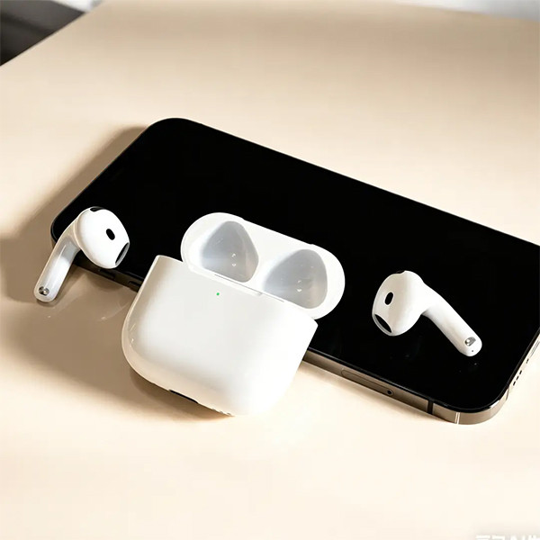 Porodo Blue Airpods 4 With 300 mAh Battery - White - mobile shop in Hamra, Beirut, Lebanon. New and used phones, iPhone, Samsung, Huawei, Xiaomi, Oppo, Realme, Honor, Google Pixel, tablets, laptops, computers, and accessories. متجر موبايلات في الحمرا، بيروت، لبنان. هواتف جديدة ومستعملة، آيفون، سامسونج، هواوي، شاومي، أوبو، ريلمي، هونر، جوجل بيكسل، أجهزة لوحية، لابتوبات، كمبيوترات، واكسسوارات.