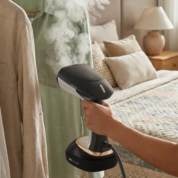 Green Lion STEAM MASTER BX 350 Garment Steamer , Dry Iron 1600W - Black - mobile shop in Hamra, Beirut, Lebanon. New and used phones, iPhone, Samsung, Huawei, Xiaomi, Oppo, Realme, Honor, Google Pixel, tablets, laptops, computers, and accessories. متجر موبايلات في الحمرا، بيروت، لبنان. هواتف جديدة ومستعملة، آيفون، سامسونج، هواوي، شاومي، أوبو، ريلمي، هونر، جوجل بيكسل، أجهزة لوحية، لابتوبات، كمبيوترات، واكسسوارات.